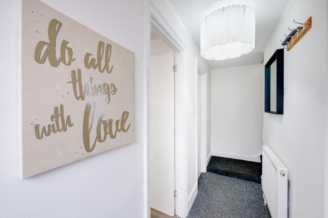 FelthamChic 1Br House In Hounslow - 12 Mins From Heathrow Airportアパートメント エクステリア 写真