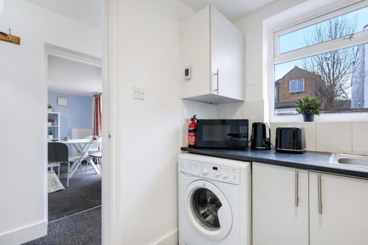 FelthamChic 1Br House In Hounslow - 12 Mins From Heathrow Airportアパートメント エクステリア 写真