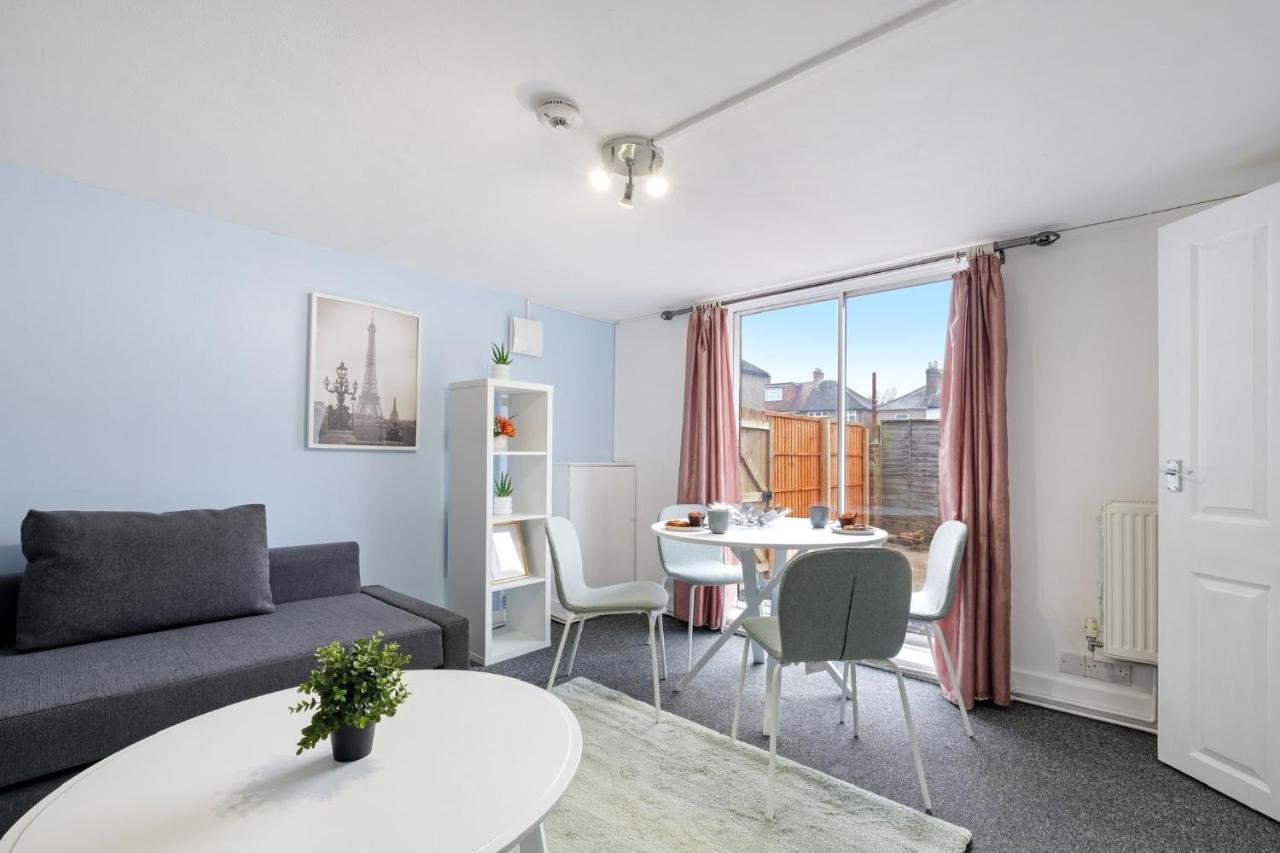 FelthamChic 1Br House In Hounslow - 12 Mins From Heathrow Airportアパートメント エクステリア 写真