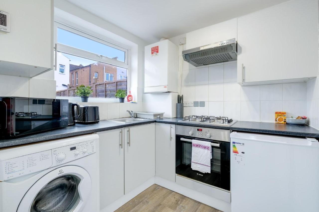 FelthamChic 1Br House In Hounslow - 12 Mins From Heathrow Airportアパートメント エクステリア 写真