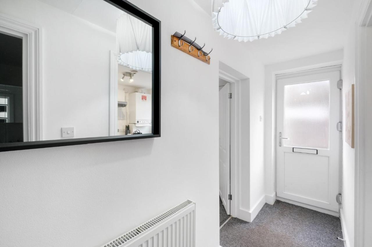 FelthamChic 1Br House In Hounslow - 12 Mins From Heathrow Airportアパートメント エクステリア 写真